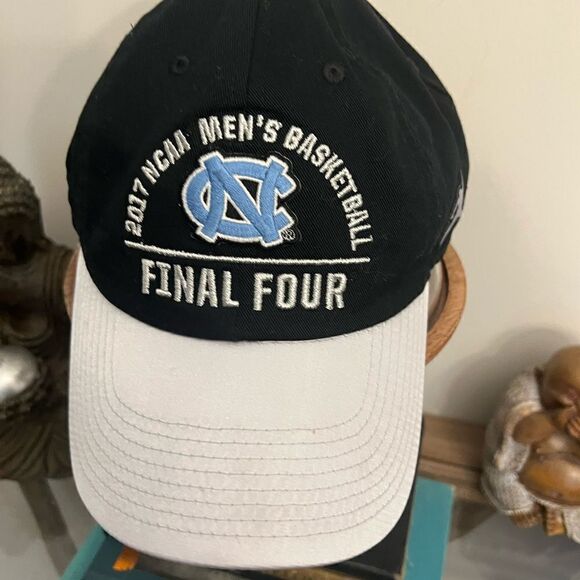 Men’s Nike 2017 NC NCAA Men’s Basketball Final Four National Champions SnapBack - Picture 2 of 8